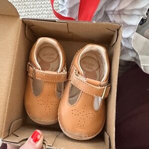 Stride Rite Tan Leather T-Strap Mary Jane Shoes
